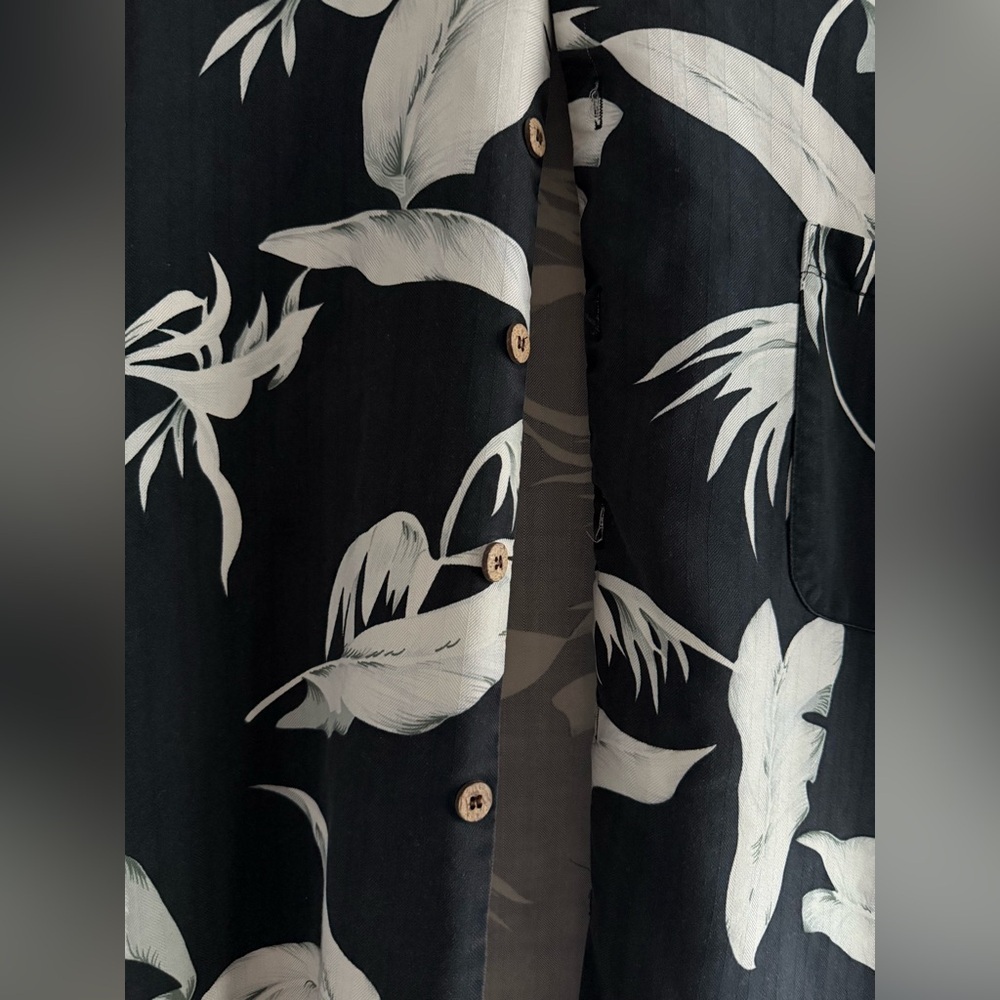 Tommy Bahama Floral Polo Shirt​​ - Picture 3 of 4